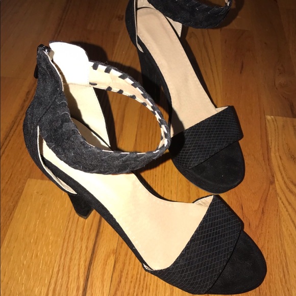 Black Strappy High Heel Sandals - Picture 4 of 4